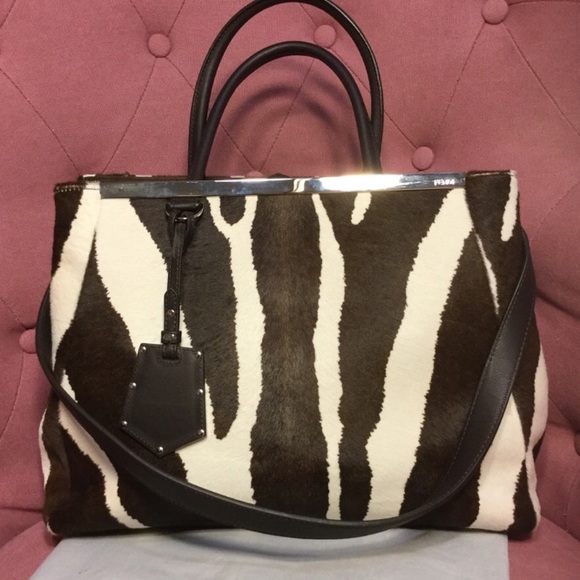 🌹FENDI 2jours medium zebra-print calf hair🌹 - Picture 6 of 14